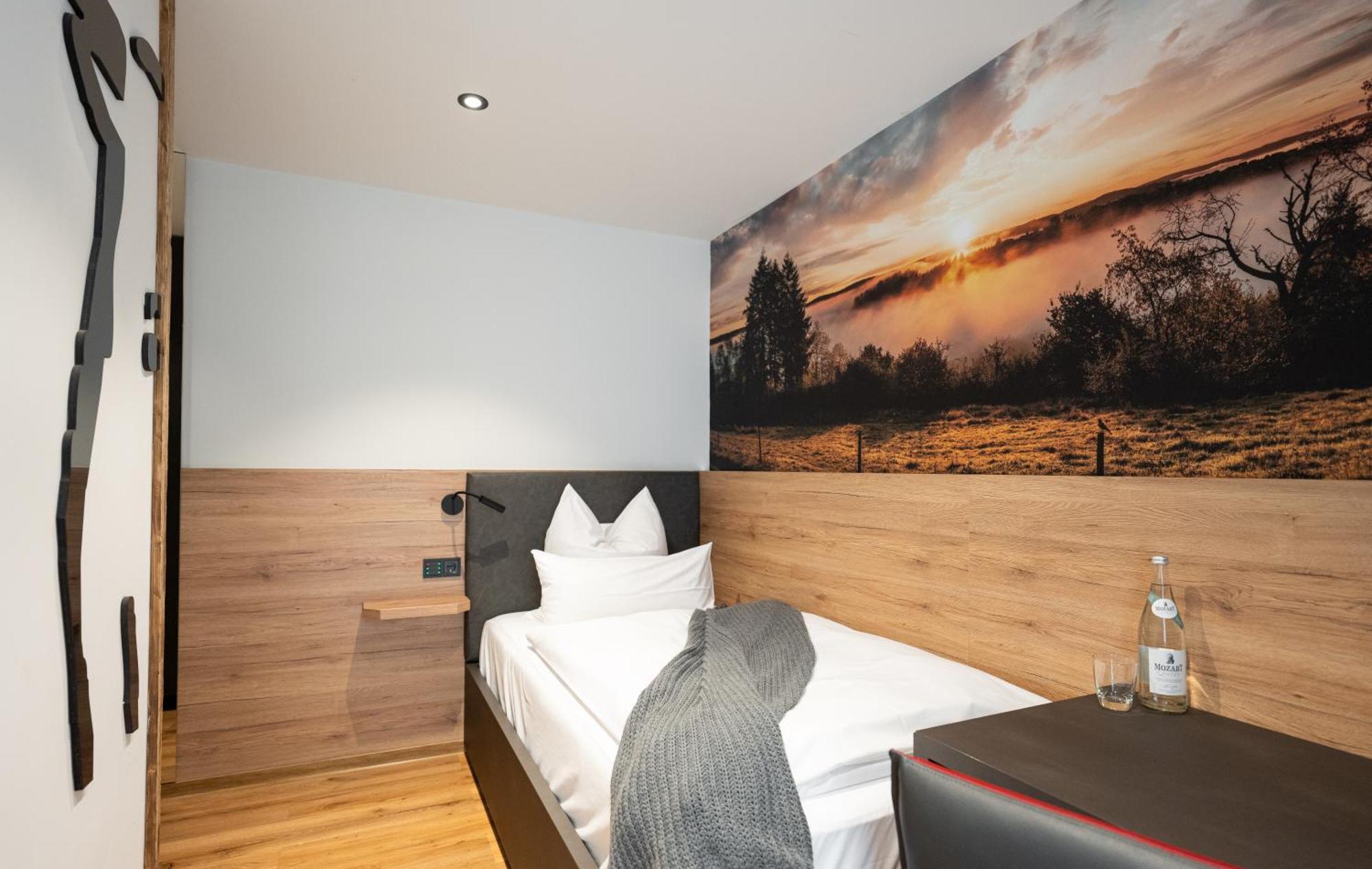 Landsteakhaus Hotell Marxheim Exteriör bild
